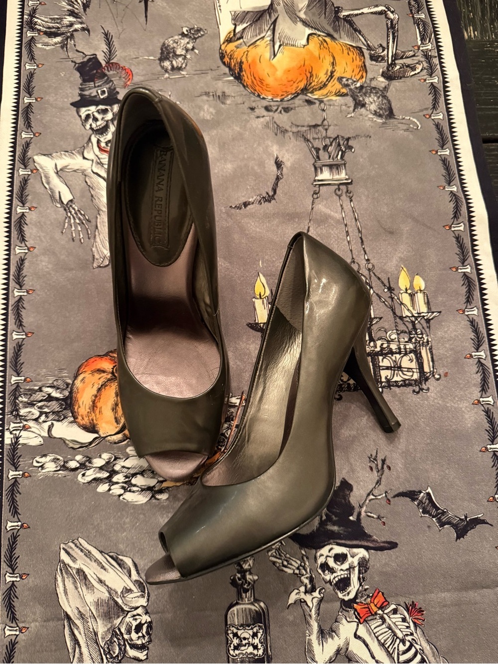 Banana Republic Women's Peep-Toe HHeels in Pewter/Gray Patent Leather, size 7.5
